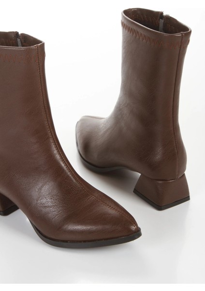 Kahverengi Kısa Kalın Topuklu Sivri Burunlu Günlük Bot indirimleri
