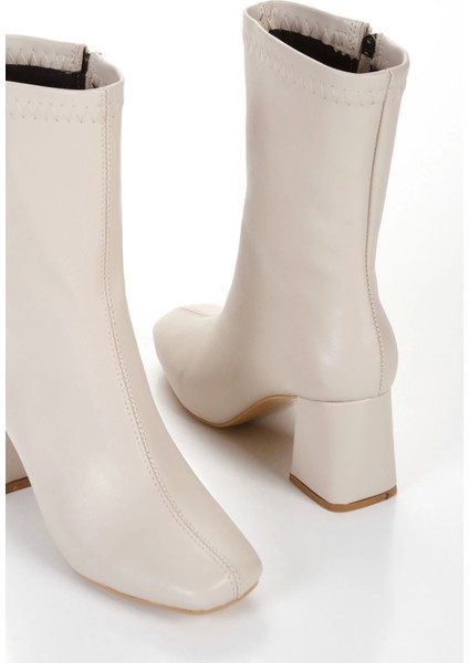 Bej Kadın Küt Burun Topuklu Fermuarlı Bot indirimleri