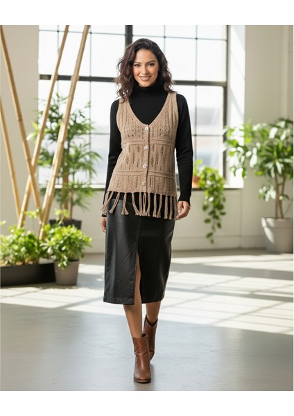 Kadın Yuvarlak Yaka Askılı Önden Düğmeli Püsküllü Triko Bluz fiyatları