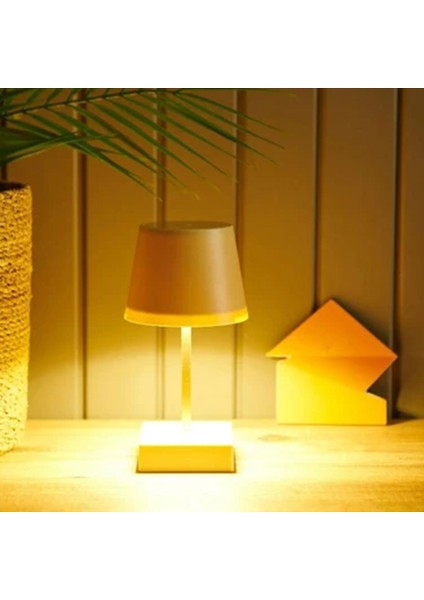 Dokunmatik Modern Masa Üstü Gece Lambası Beyaz Dekoratif Modern Şarjlı Kablosuz LED Işık fırsatları