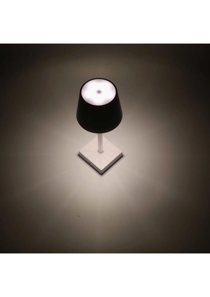 Dokunmatik Modern Masa Üstü Gece Lambası Beyaz Dekoratif Modern Şarjlı Kablosuz LED Işık indirimleri