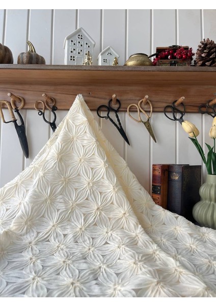 Birinci Sınıf Kalitede Çok Şık Dantel Krem Renkte modelleri