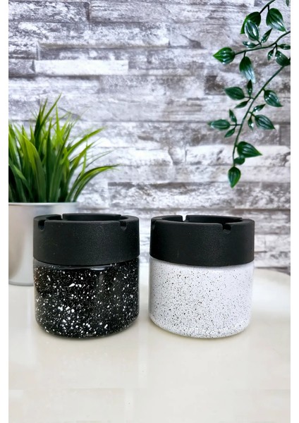 2 Adet Kokusuz Cam Hazneli Küllük, Yanmaz Siyah ve Beyaz Cam Sigara Küllüğü