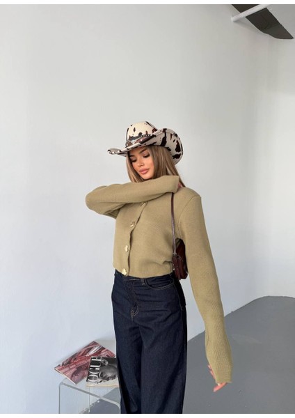 Şık Kadın Hırka – Kalp Düğmeli Triko Tasarım fiyatları