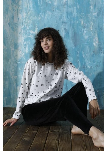 Kadın Desenli Bisiklet Yaka Oversize Interlok Pamuklu Üst Kadife Alt Kışlık Pijama Eşofman Takım modelleri