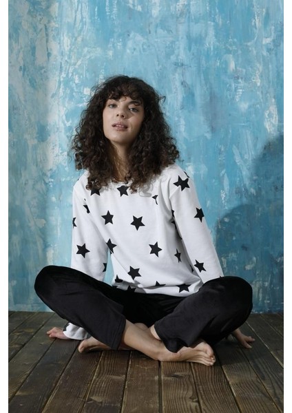 Kadın Desenli Bisiklet Yaka Oversize Interlok Pamuklu Üst Kadife Alt Kışlık Pijama Eşofman Takım modelleri