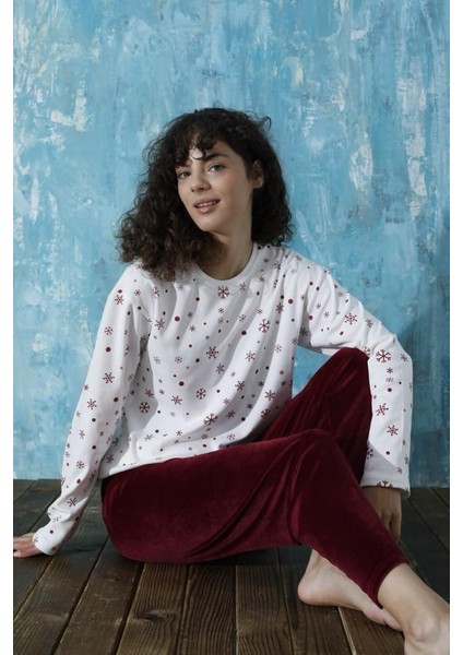 Kadın Desenli Bisiklet Yaka Oversize Interlok Pamuklu Üst Kadife Alt Kışlık Pijama Eşofman Takım modelleri