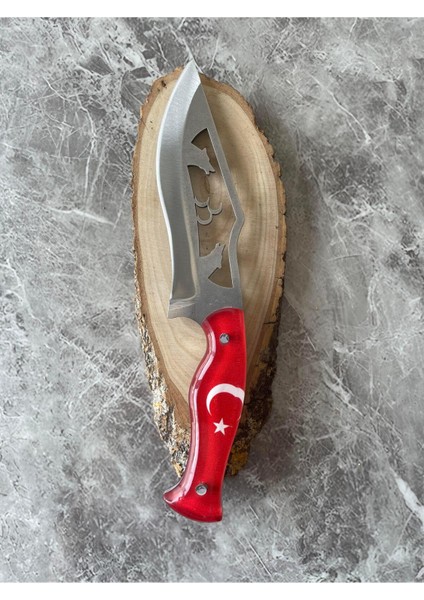Kurt ve 3 Hilal Desenli 4116 Çelik Kamp & Av Bıçağı – Kırmızı Epoksi Ayyıldız Kabze, Özel Kılıflı