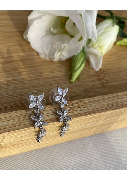 VIP Seri Zirkon Taşlı çiçek model sallanan Çelik Küpe