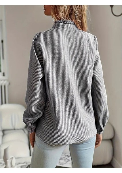 Kadın Uzun Kollu Fırfır Yakalı Önden Düğmeli Çizgili Burgu Gömlek