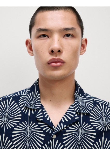 Geometrik Desenli Küba Yaka Gömlek fırsatları