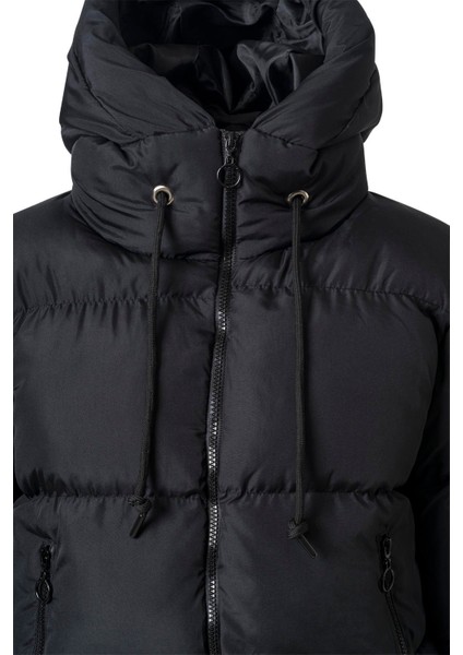 Kadın Siyah Kapüşonlu Kısa Şişme Mont fırsatları