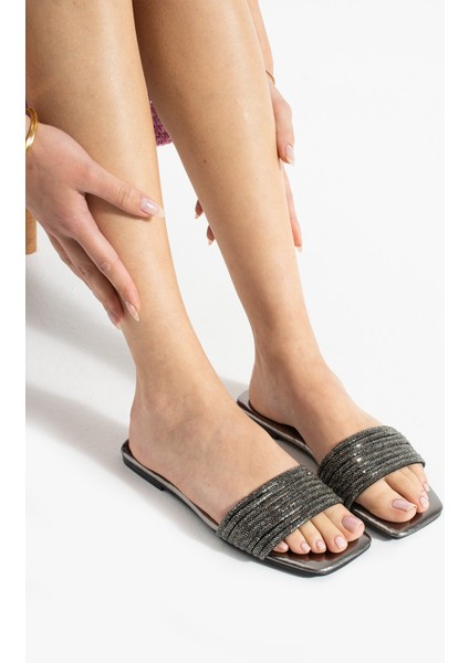 Ulky Platin Taş Detaylı Günlük Abiye Kadın Terlik fiyatları