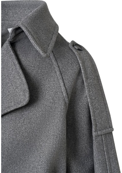 Kadın Gri Apoletli Kısa Kaşe Kaban fiyatları