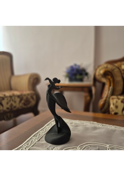 Modern Dansçı Heykeli – Zarif Dekoratif Figür, Ev ve Ofis Süs Eşyası fırsatları