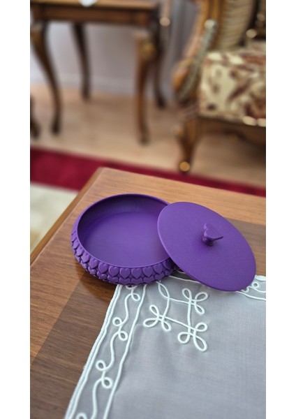 Zarif Kalp Detaylı Kapaklı Takı ve Aksesuar Kutusu – Modern Dekoratif Saklama Kutusu modelleri