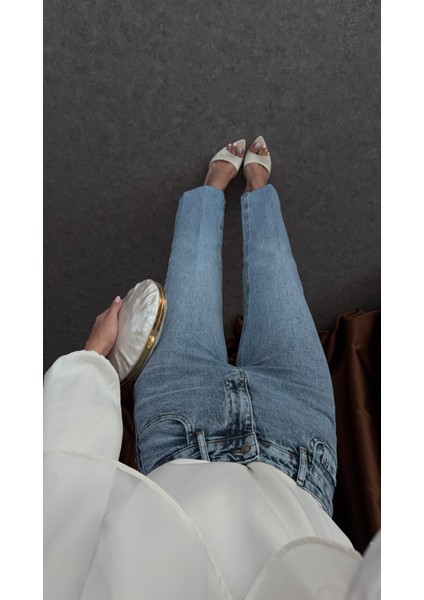 Açık Kar Yıkamalı Momfit Jean indirimleri