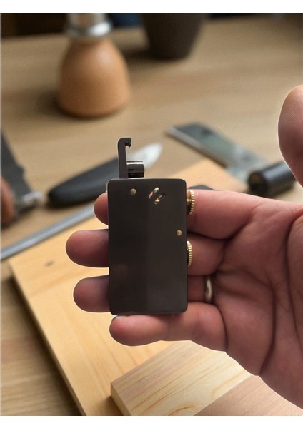 Çok Fonksiyonlu Kemer Bıçak Eejegazyağı Çakmak Otomatik Ateşleme Yaratıcı Retro Taşlama Metal Çakmak