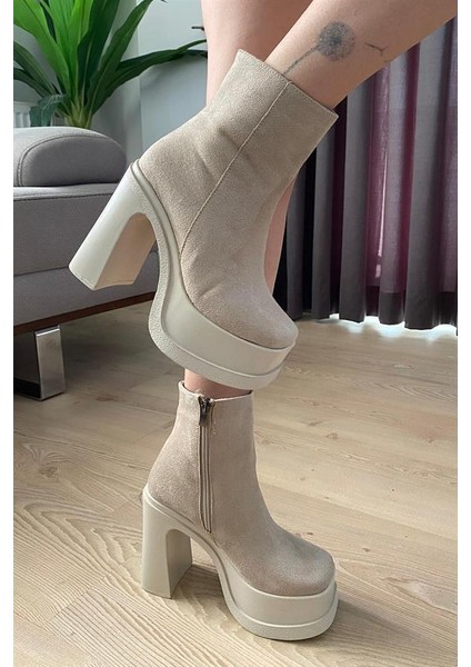 Kadın Krem Süet 12 cm Platform Topuklu Fermuarlı Bot