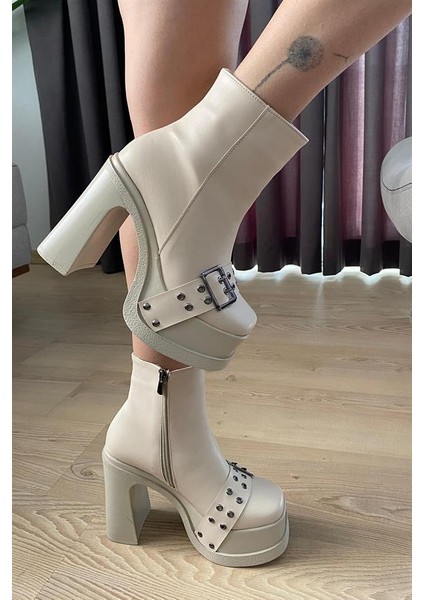 Kadın Krem Cilt Toka Detaylı 12 cm Platform Topuklu Fermuarlı Bot fiyatları