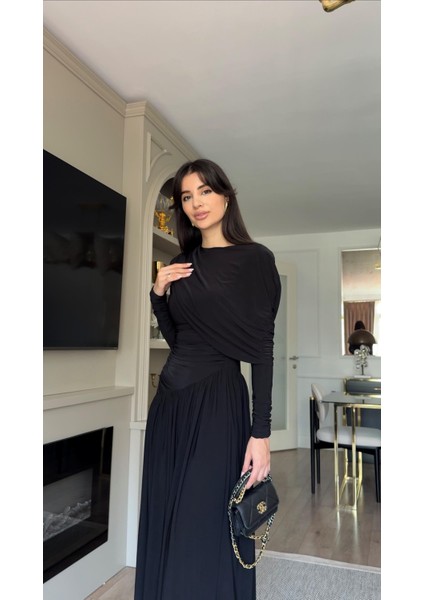 Drapeli Dökümlü Siyah Elbise indirimleri