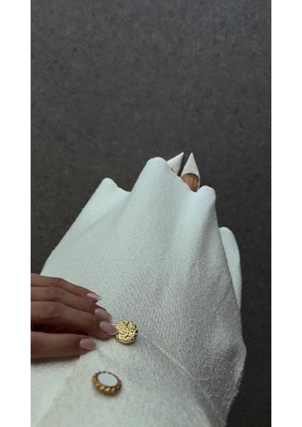 Gold Düğmeli Beyaz Elbise fırsatları