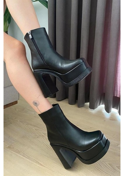 Kadın Sidney Siyah Cilt 12 cm Platform Topuklu Fermuarlı Bot indirimleri