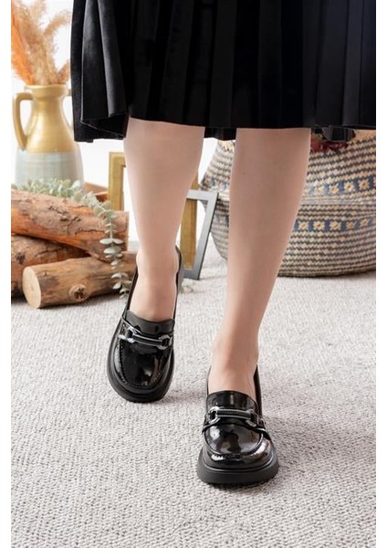 Kadın Siyah Rugan Toka Detaylı 6 cm Topuklu Lofer Ayakkabı fırsatları