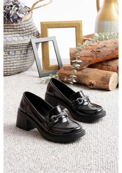 Kadın Siyah Rugan Toka Detaylı 6 cm Topuklu Lofer Ayakkabı indirimleri