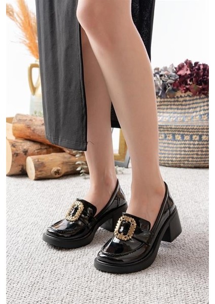 Kadın Siyah Rugan Toka Detaylı 6 cm Topuklu Lofer Ayakkabı