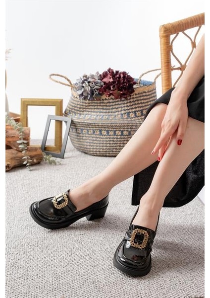 Kadın Siyah Rugan Toka Detaylı 6 cm Topuklu Lofer Ayakkabı fiyatları