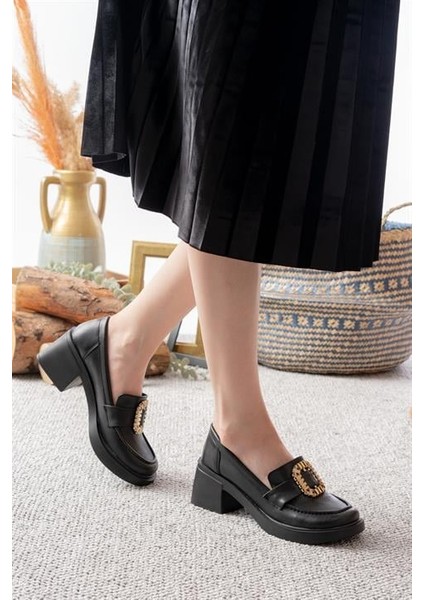 Kadın Siyah Cilt Toka Detaylı 6 cm Topuklu Lofer Ayakkabı fiyatları