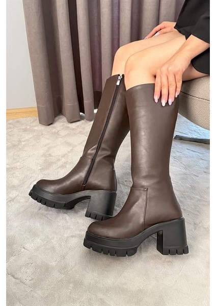 Kadın Koyu Kahve 8 cm Topuklu Yandan Fermuarlı Çizme