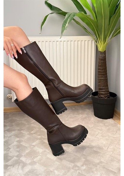 Kadın Koyu Kahve 8 cm Topuklu Yandan Fermuarlı Çizme fiyatları