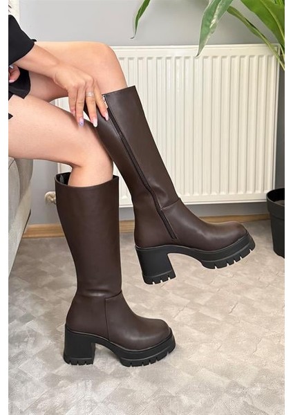 Kadın Koyu Kahve 8 cm Topuklu Yandan Fermuarlı Çizme indirimleri