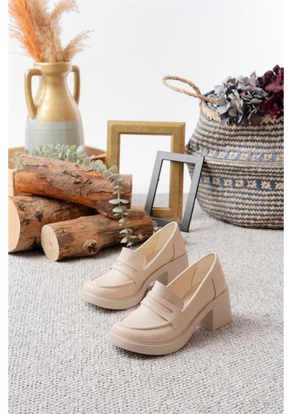 Kadın Krem Cilt 6 cm Topuklu Lofer Ayakkabı fırsatları