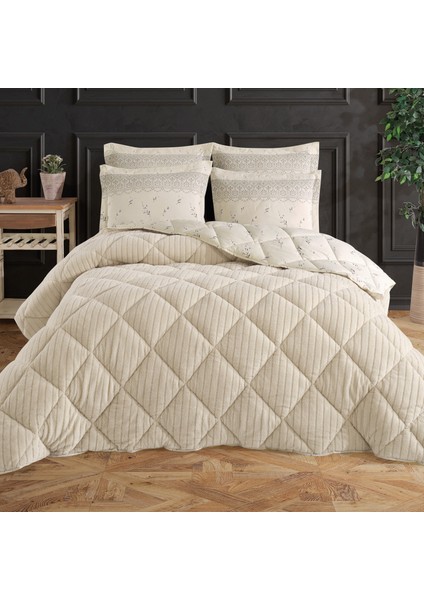 King Size (Battal Boy) Striped Jakarlı Wellsoft Yorgan + 2 Volanlı Yastık Kılıfı