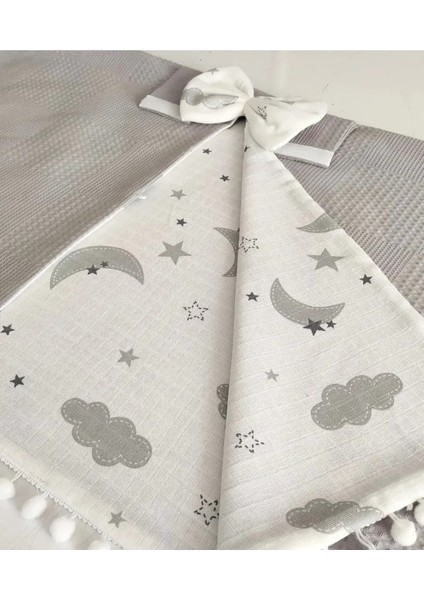 Beygebaby Gri Bulutlu %100 Pamuk Müslin Kumaştan Çok Amaçlı Pamuk Puset Örtüsü & Minderi (2li Takım)