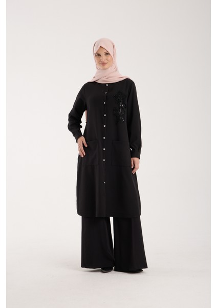 Kadın Büyük Beden Uzun Tunik, Yakasında Taş Işlemeli Nakışlı Rahat Tesettür Tunik Siyah