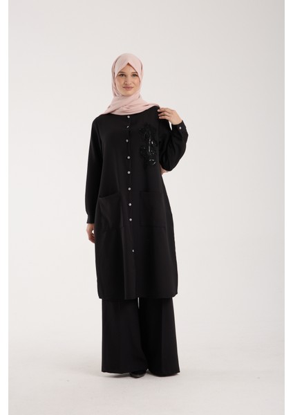 Kadın Büyük Beden Uzun Tunik, Yakasında Taş Işlemeli Nakışlı Rahat Tesettür Tunik Siyah modelleri