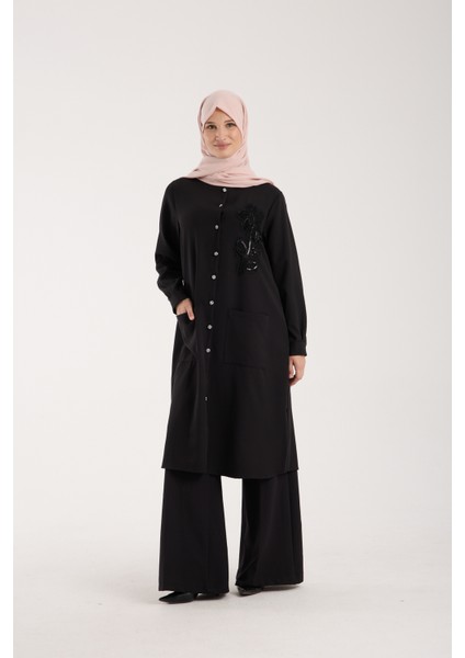 Kadın Büyük Beden Uzun Tunik, Yakasında Taş Işlemeli Nakışlı Rahat Tesettür Tunik Siyah indirimleri