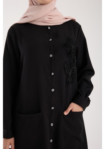Kadın Büyük Beden Uzun Tunik, Yakasında Taş Işlemeli Nakışlı Rahat Tesettür Tunik Siyah