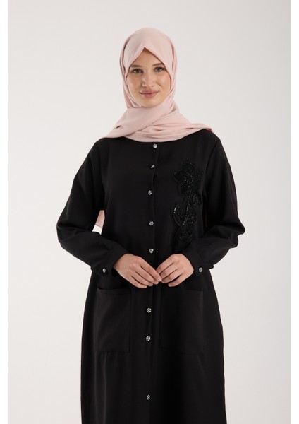 Kadın Büyük Beden Uzun Tunik, Yakasında Taş Işlemeli Nakışlı Rahat Tesettür Tunik Siyah