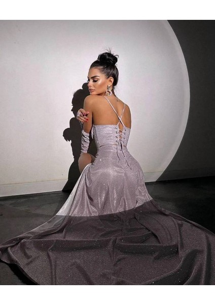 Simli Sandy Kumaş Eldiven Detaylı Askılı ve Derin Yırtmaçlı Parti Düğün Davet Mezuniyet Kına Elbisesi indirimleri