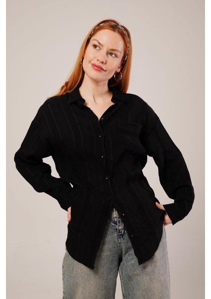Hakim Yaka Çizgili Cep Detaylı Siyah Gömlek fırsatları