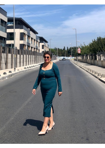 Kare Yaka Düğme Aksesuarlı Uzun Kol Yırtmaçlı Midi Boy Elbise fırsatları