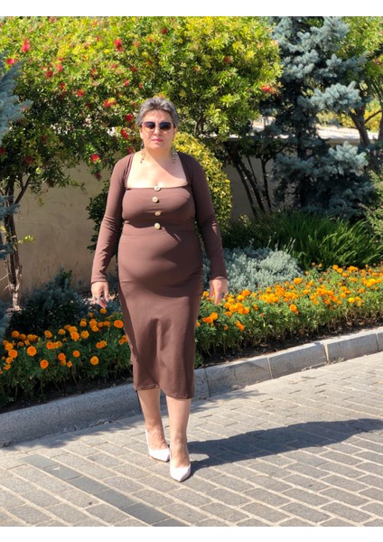 Kare Yaka Düğme Detaylı, Uzun Kol Yırtmaçlı Midi Boy Elbise fırsatları