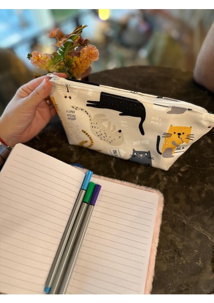 Sütlü Kediler Baskılı Yıkanılabillir Fermuarlı Kalemlik, Leke Tutmaz Kalemlik, Makyaj modelleri