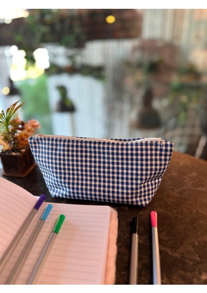 Mavi Pötikareli Yıkanılabillir Fermuarlı Su Tutmaz Kalemlik, Leke Tutmaz Kalemlik,