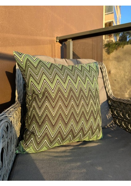Zigzag Desenli Yeşil Renk Zigzag Desenli Kırlent Kılıfı fiyatları